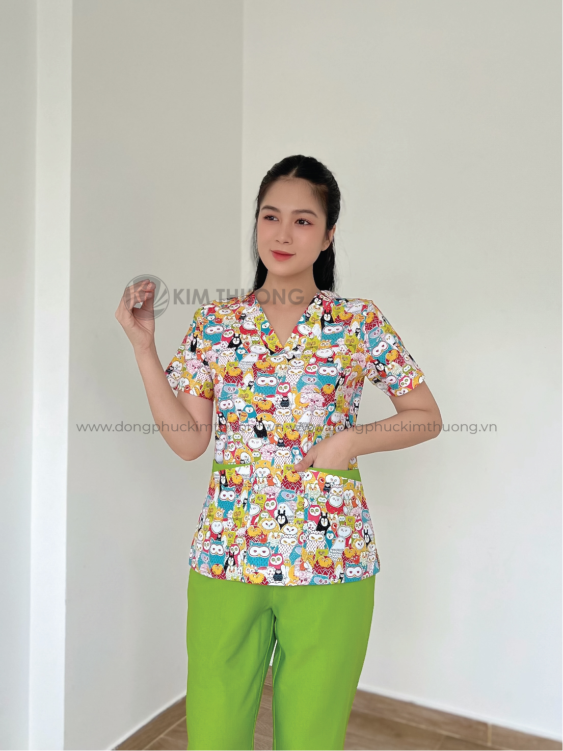 Scrubs Nữ Họa Tiết