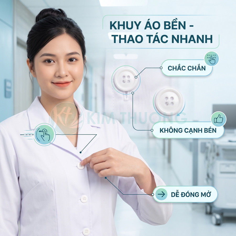 Nữ bác sĩ mặc áo blouse trắng cài khuy áo bền chắc, dễ thao tác trong môi trường bệnh viện
