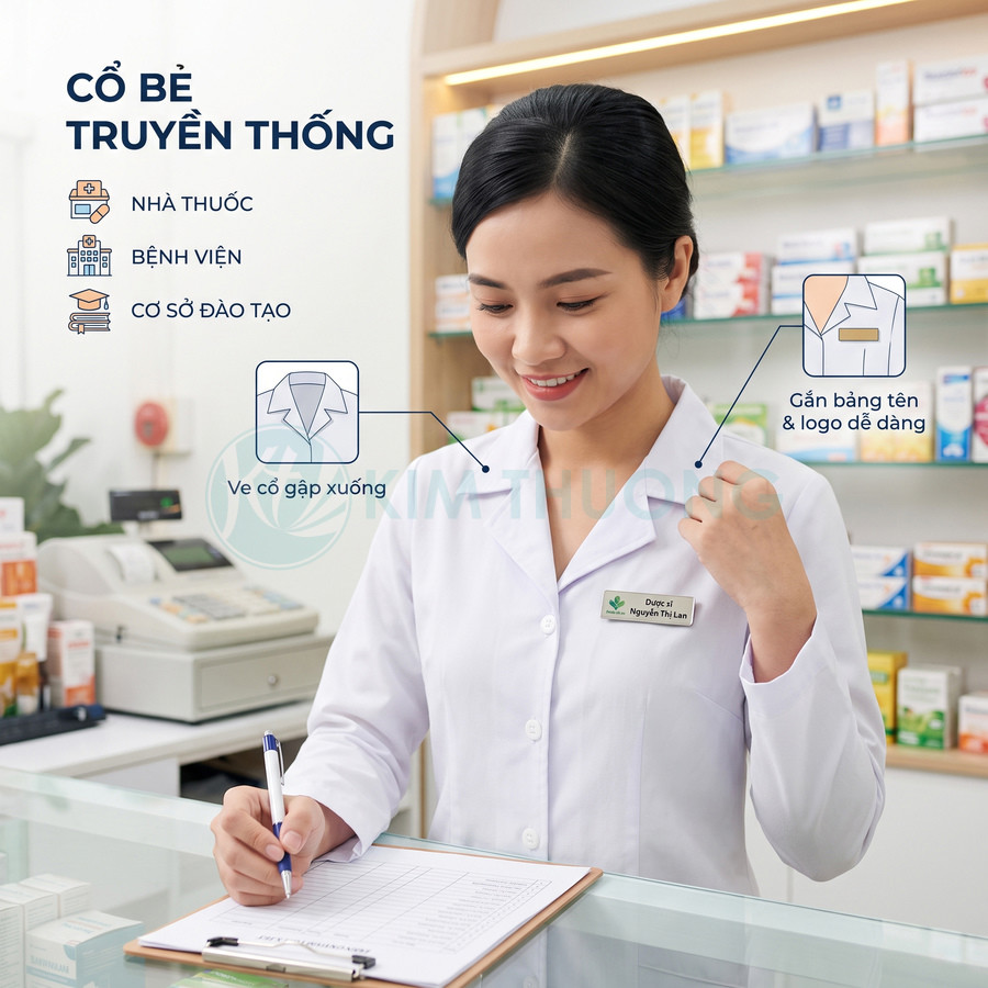 Áo blouse dược sĩ cổ bẻ truyền thống màu trắng, gắn bảng tên, phù hợp nhà thuốc và bệnh viện