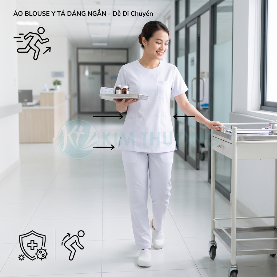 Áo blouse y tá dáng ngắn màu trắng Kim Thương, chất liệu thoải mái dễ di chuyển trong bệnh viện